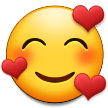 Эмодзи 🥰 Лицо с тремя сердечками на Samsung